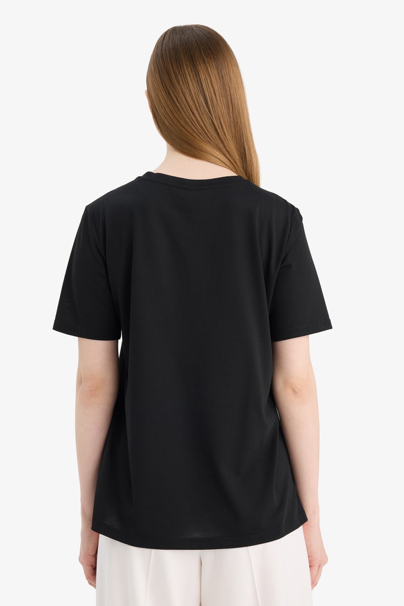 DeFacto Black Woman Regular Fit Crepe Neck Floral Short Sleeve T-Shirt Casual - Image 5